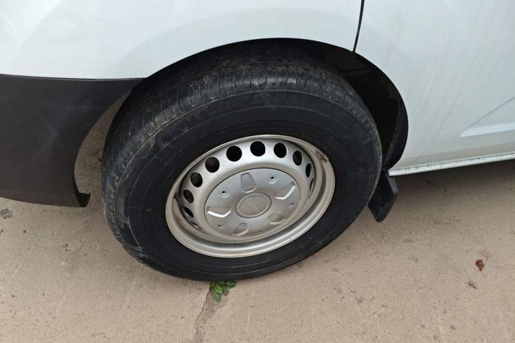 Used Ford Transit 2019 2.0T Diesel Multi-Purpose Commercial Vehicle Mid-Drive Mid-Roof 6-Seater China VI Standard
