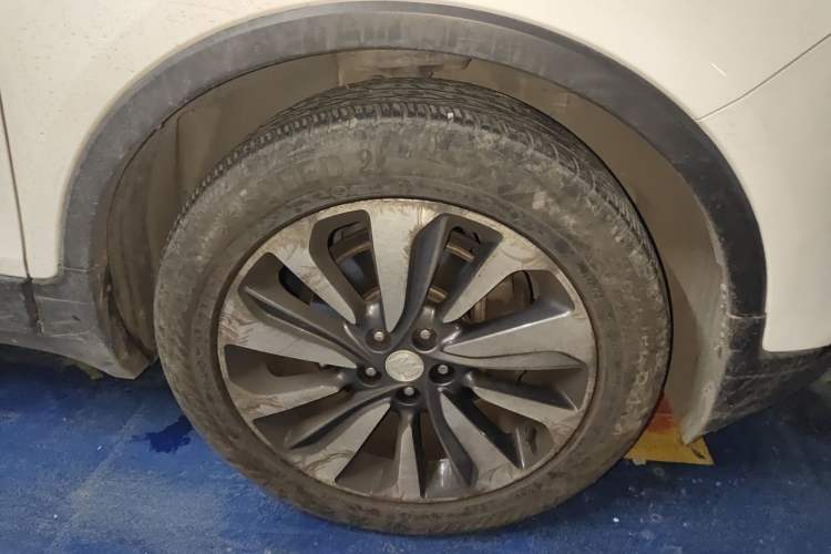 Used Buick Encore 2016 18T Automatic Two-Wheel Drive Urban Elite Model Right Front Wheel Hub