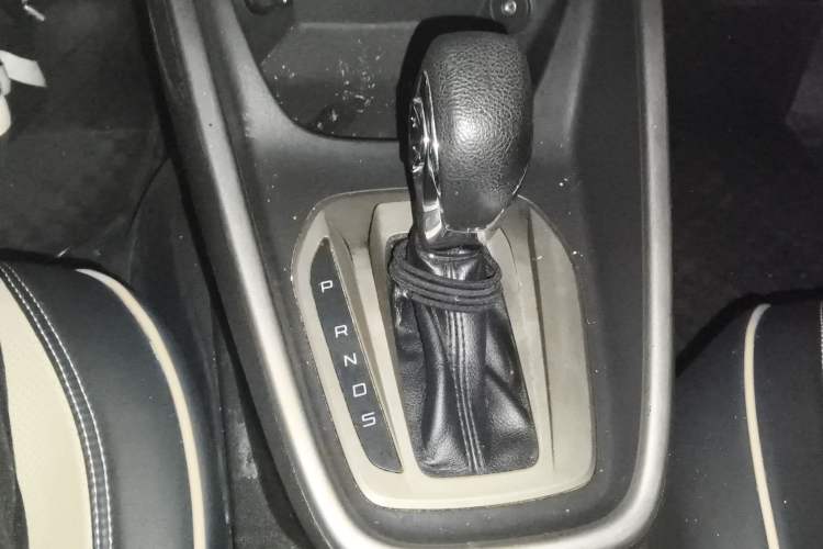 Used Ford Escort 2015 1.5L Automatic Comfort Edition Gear Lever