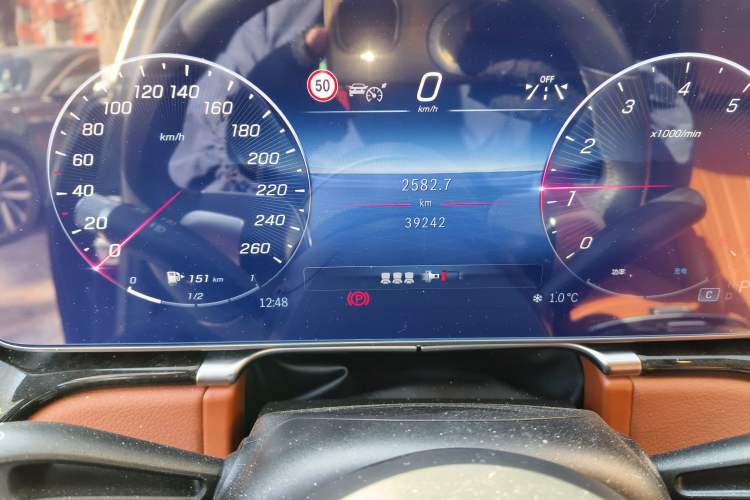 Used Mercedes-Benz S-Class 2022 S 400 L Luxury Model Odometer Close Up