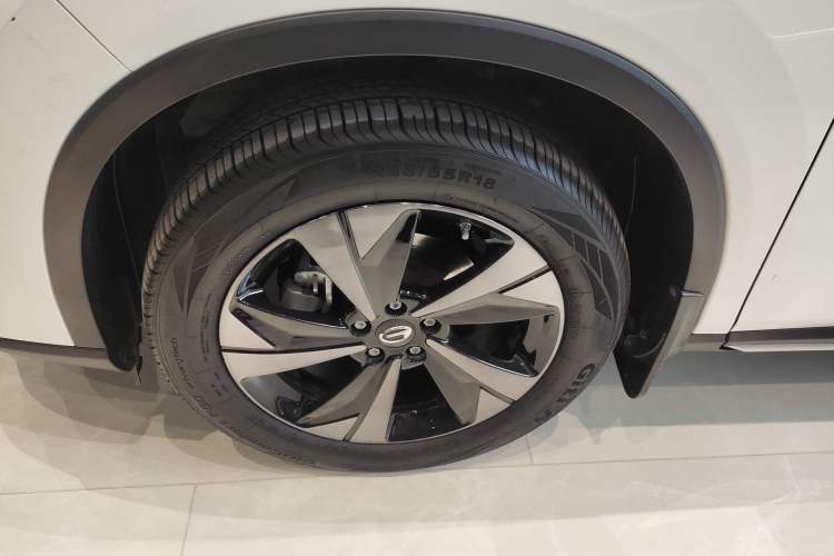 Used GAC Trumpchi GS4 2022 270T Automatic Smart Drive Technology Edition (Upgraded Version) Left Front Wheel Hub