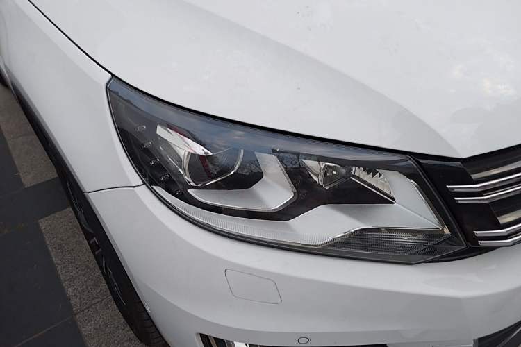 Used Volkswagen Tiguan 2015 2.0 TSI Automatic All-Wheel Drive Flagship Edition
