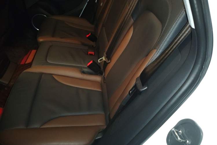 Used Audi Q5 2017 Plus 40 TFSI Comfort Model Left Rear Seat