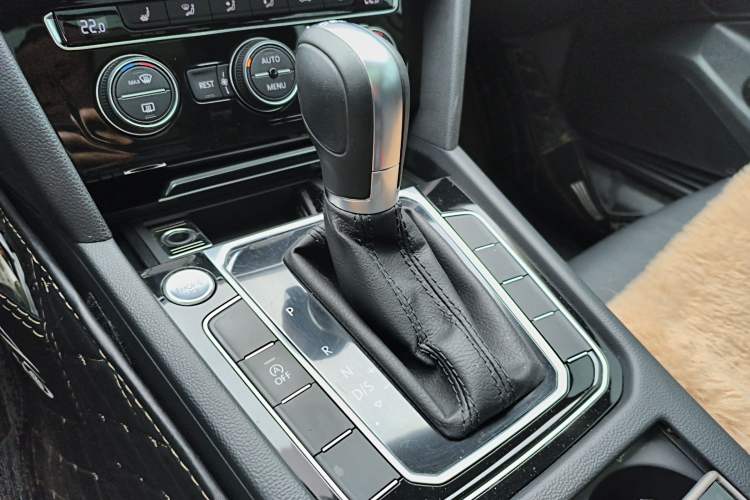 Used Volkswagen Magotan 2019 330TSI DSG Luxury Version China VI Standard
