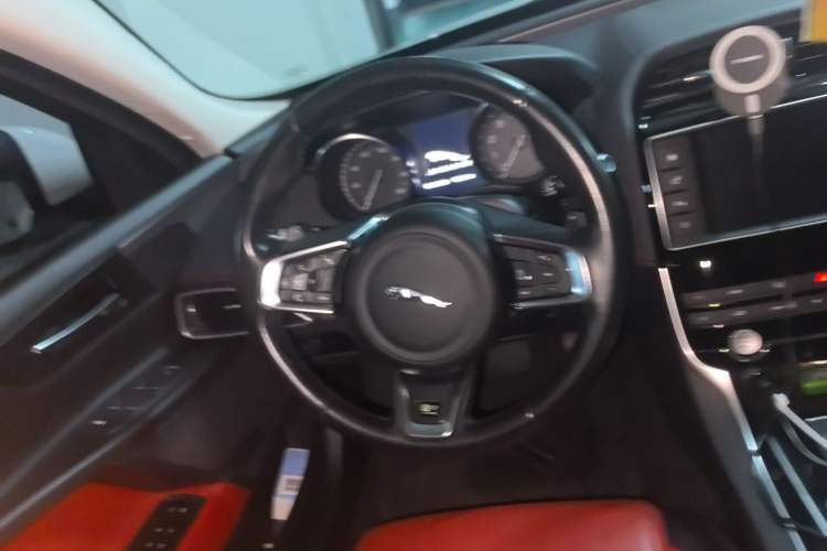 Used Jaguar XE 2015 2.0T 200 PS R-Sport