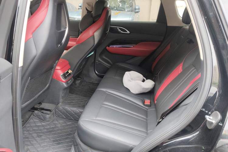 Used Hongqi HS3 2023 1.5T Two-Wheel Drive Shanwei Edition Left Rear Seat