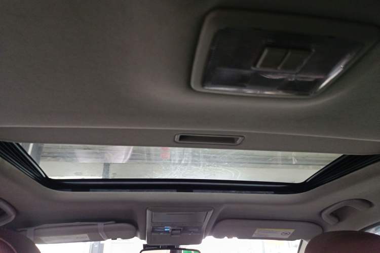 Used Opel Antara 2013 2.4L Two-Wheel-Drive Luxury Edition