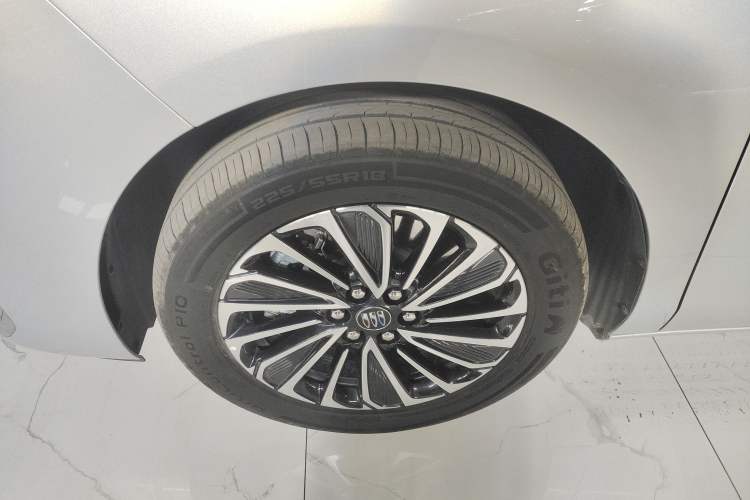 Used Buick GL8 New Energy 2025 Lu Shang Luxury Edition 7-Seater