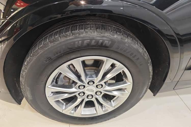 Used Cadillac XT5 2020 28T Four-Wheel Drive Luxury Version Left Front Wheel Hub