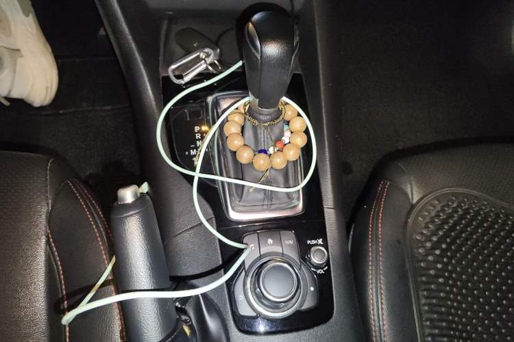 Used Mazda 3 Axela 2016 Sedan 1.5L Automatic Luxury Model