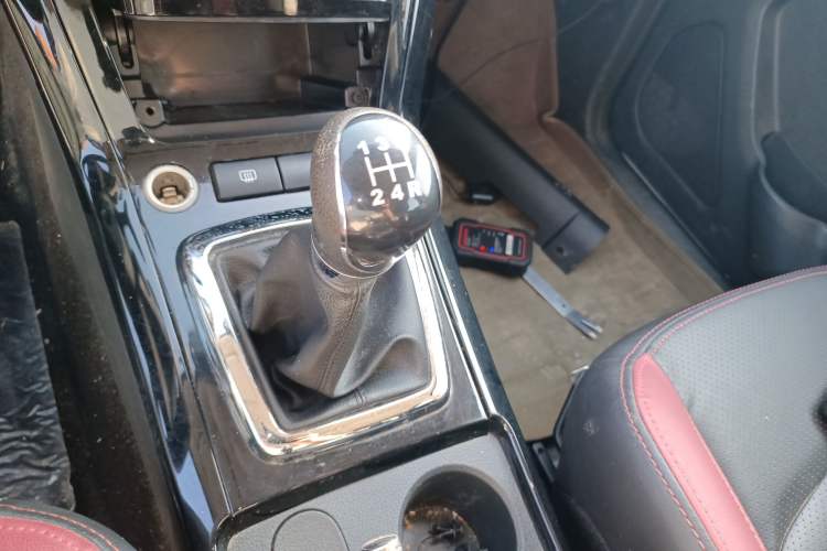 Used HYOSOW S3 2016 1.5L Manual Comfort Version China V Gear Lever