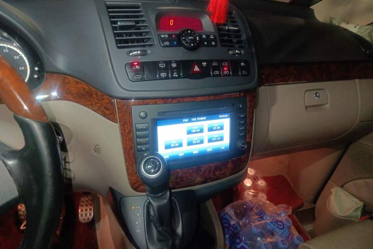 Used Mercedes-Benz Viano 2013 3.0L Hospitality Edition
