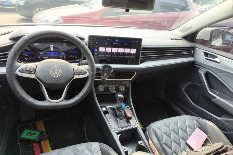 Used Volkswagen Sagitar 2023 300TSI DSG Excellence Edition Audio And AC Panel