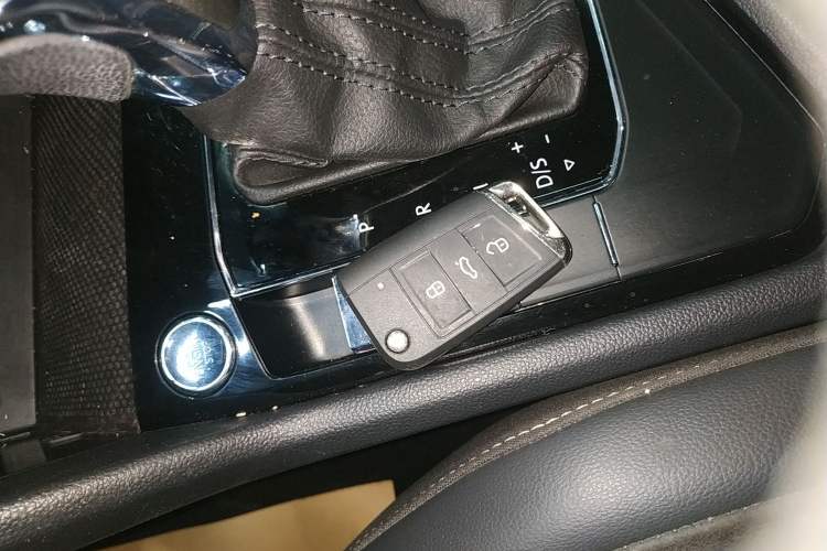 Used Volkswagen Tiguan L 2021 330TSI Automatic Two-Wheel Drive R-Line Enhanced Edition
