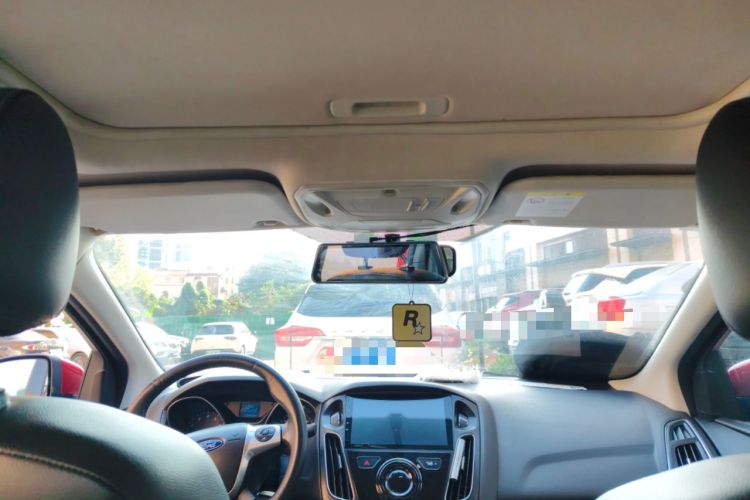 Used Ford Focus 2012 Sedan 1.6L Automatic Fashion Edition
