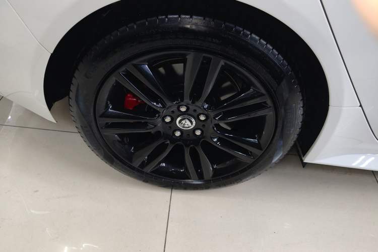 Used Jaguar XEL 2024 2.0T 250 PS R-DYNAMIC S Ebony Black Sport Edition
