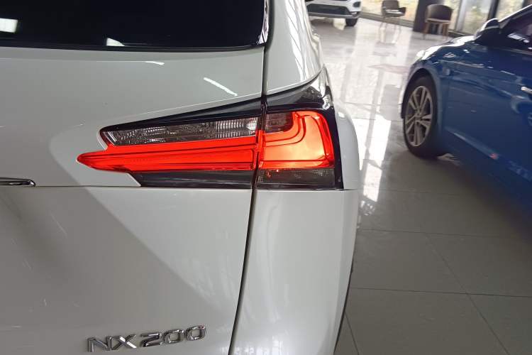 Used Lexus NX 2015 200 Front-Wheel Drive X-Trail SE Edition