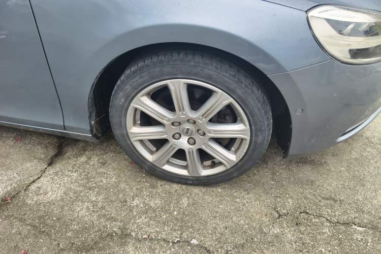 Used Volvo V40 2017 T3 Zhiya Edition Right Front Wheel Hub