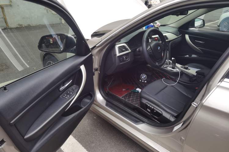 Used BMW 3 Series 2014 320Li Fashion Model
