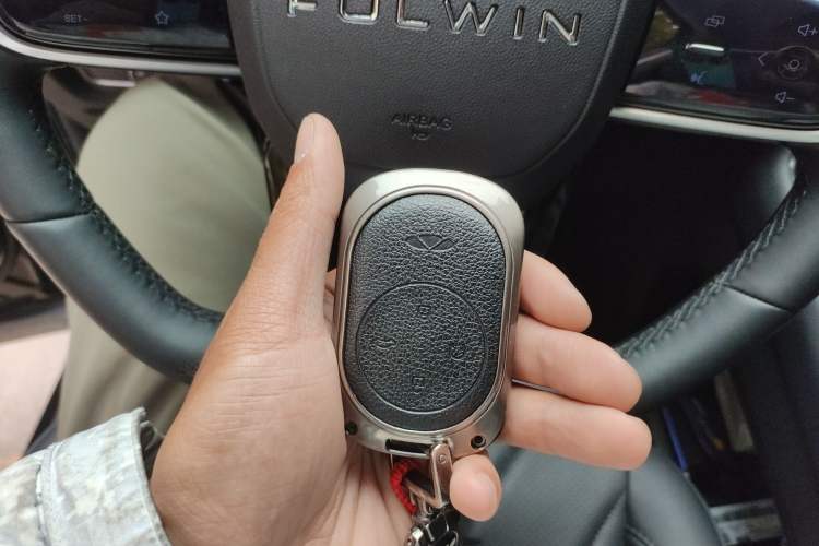 Used Chery Fengyun T9 2025 120 Long-Range Luxury Version 5 Seats Lithium Iron Phosphate Vehicle Key