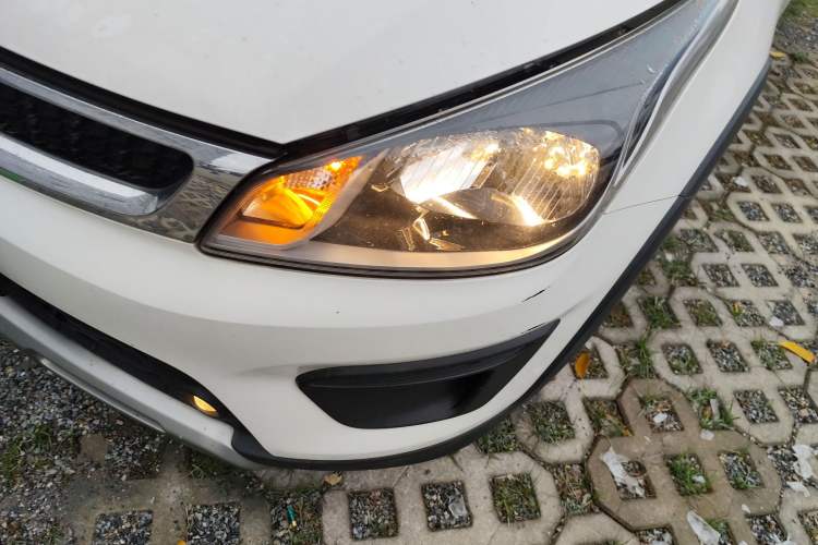 Used Kia KX Cross 2017 1.4L AT GLS
