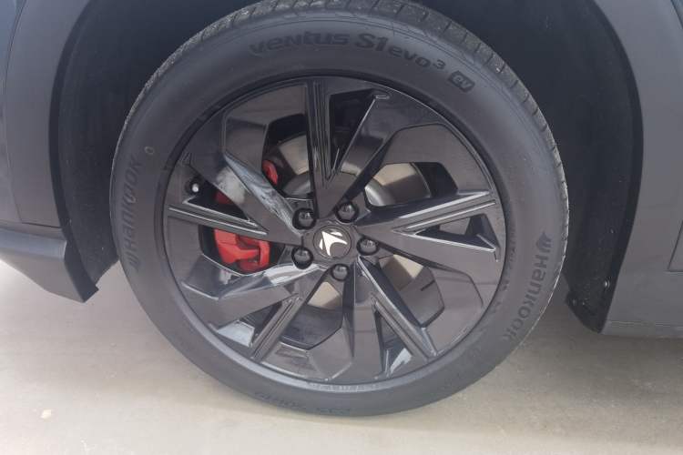 Used ARCFOX Alpha T5 2024 520 MAX Left Front Wheel Hub