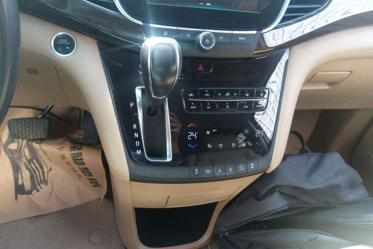 Used Buick GL8 2018 ES 28T Flagship Model China VI Standard