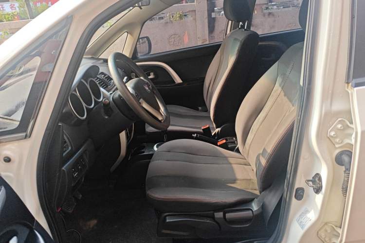 Used Changan CX20 2014 1.4L IMT Sunroof Navigation Version China V Standard