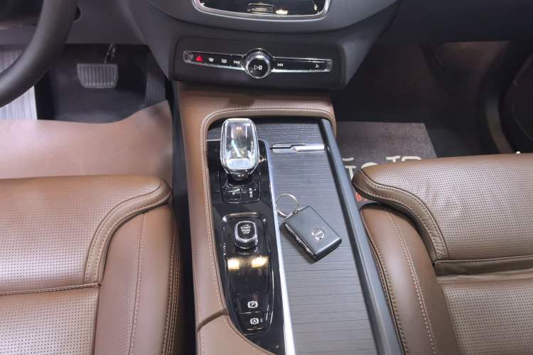 Used Volvo XC90 2023 B6 Zhiya Luxury 7-Seater
