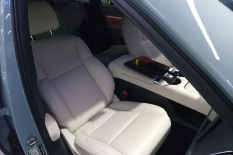 Used Li Auto L6 2025 Pro Smart Refresh Edition
