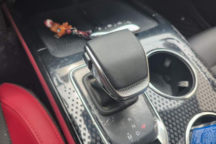 Used Hongqi HS3 2023 1.5T Two-Wheel Drive Shanwei Edition HEV
