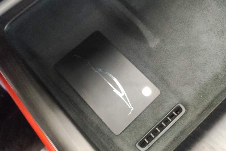 Used Xiaomi Auto SU7 2024 Rear-Drive Ultra-Long Range Advanced Pro-Level Intelligent Driving Version Vehicle Key