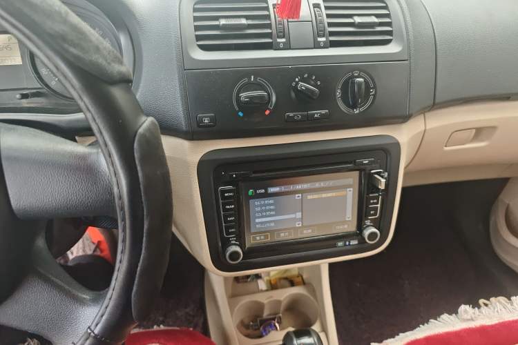 Used Skoda Fabia 2012 1.4L Automatic Crystal Edition
