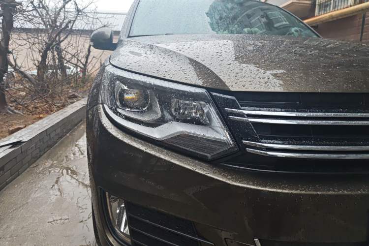 Used Volkswagen Tiguan 2016 280TSI Automatic Two-Wheel Drive Silk Road Comfort Edition Right Front Headlight