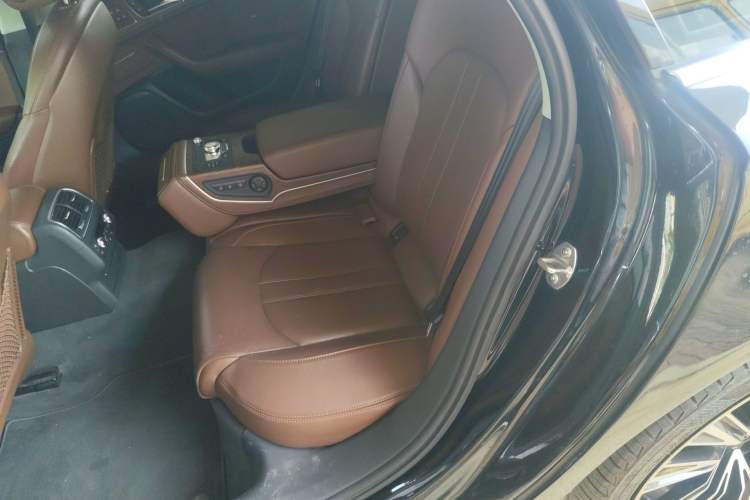 Used Audi A6L 2018 30th Anniversary Edition 45 TFSI quattro Luxury Model
