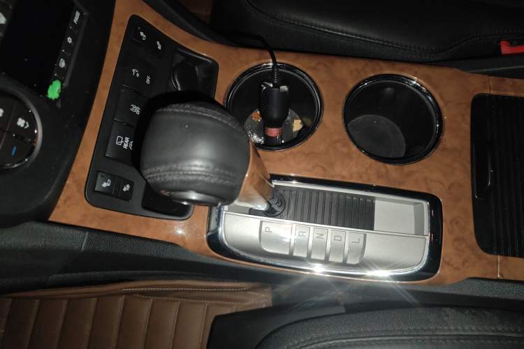 Used Buick Enclave 2013 3.6L Two-Wheel-Drive Elegance Edition Gear Lever