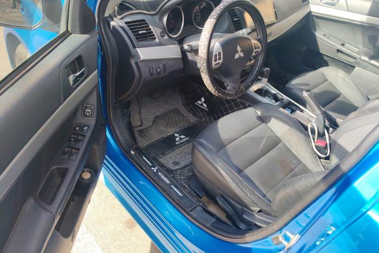 Used Mitsubishi Lancer EX 2015 1.8L CVT ZhiShang Edition China IV Standard