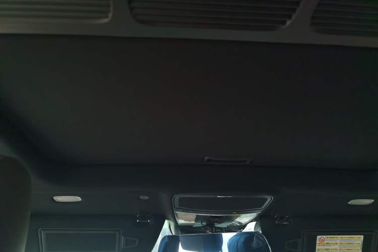 Used Mercedes-Benz S-Class 2012 S 300 L Business Standard Model
