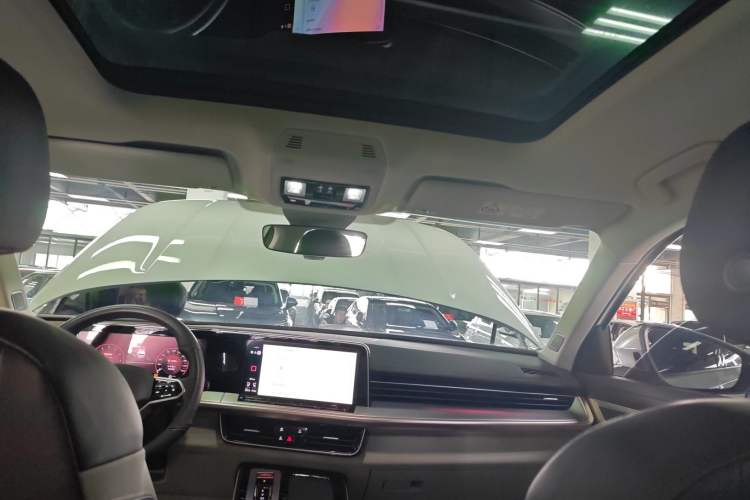 Used Volkswagen Tavendor 2023 380TSI Four-Wheel Drive R-Line First Edition
