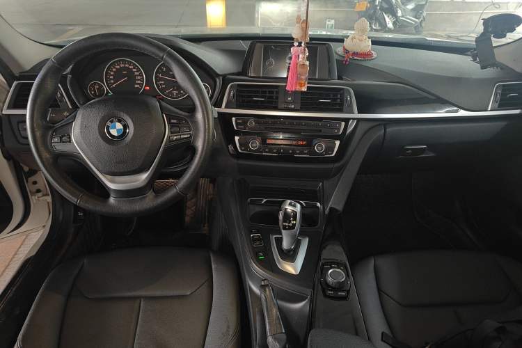 Used BMW 3 Series 2017 318Li Fashion Model
