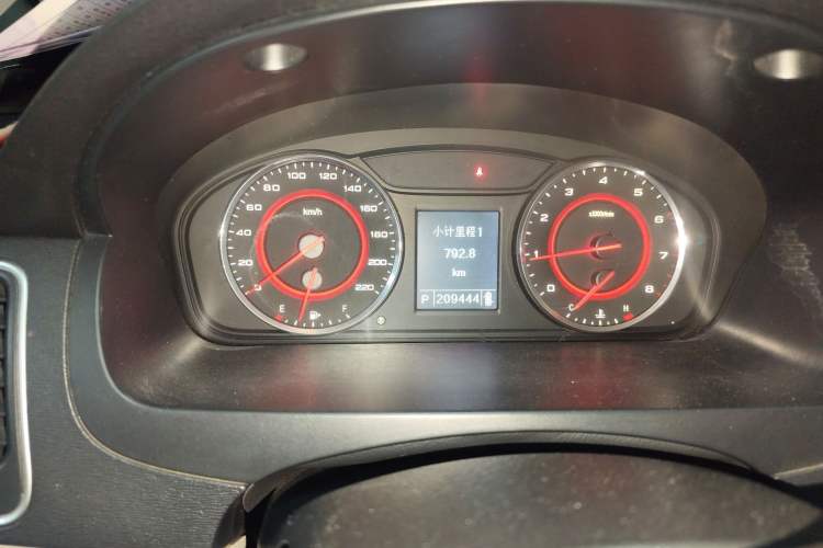 Used SAIC MAXUS G10 2014 2.0T Automatic Elite Edition
