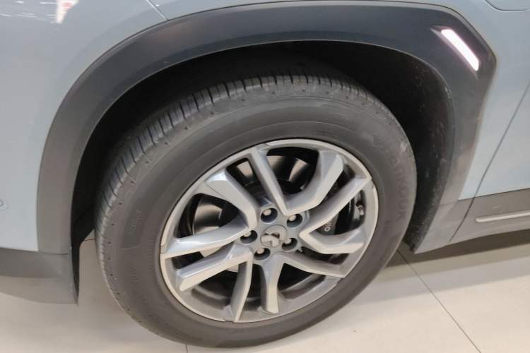 Used Nio ES6 2020 420 km Sport Edition Left Front Wheel Hub