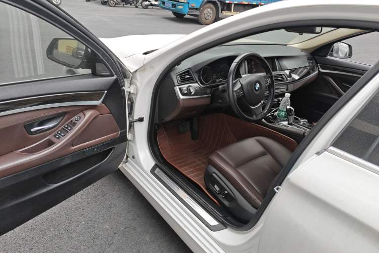 Used BMW 5 Series 2014 525Li Luxury Design Package
