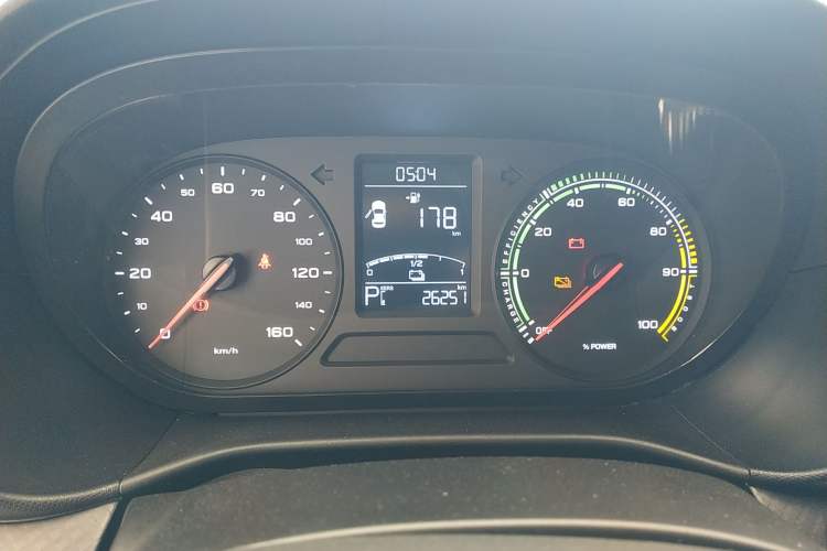 Used Roewe Clever 2021 302 km New Four-Seater Super-Efficient Version Instrument Cluster