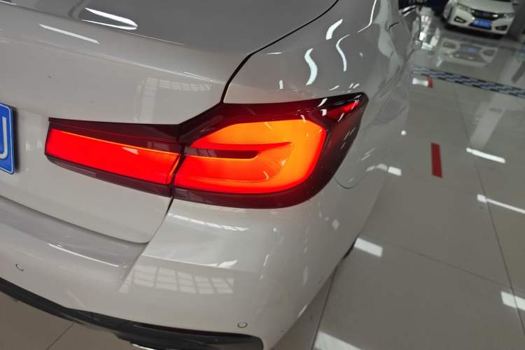 Used BMW 5 Series 2022 Restyled 530Li Leading Edition M Sport Package Right Rear Taillight