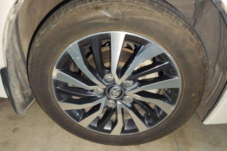 Used Toyota Corolla 2017 Revised Dual-Engine 1.8L E-CVT Leading Edition