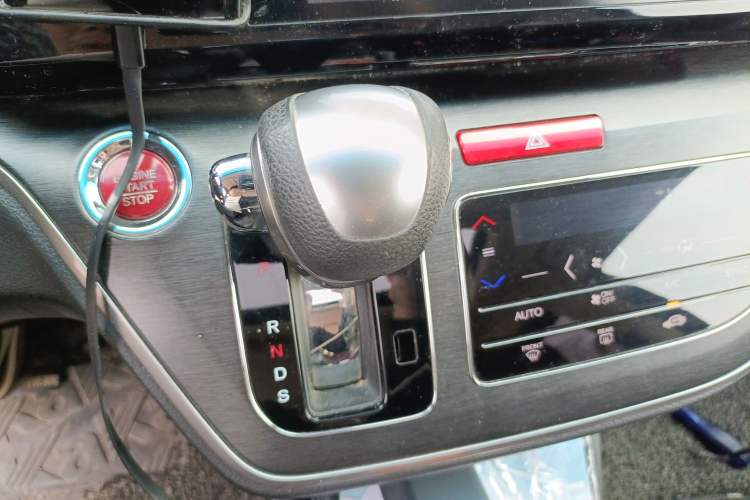 Used Honda Elysion 2016 2.4L Comfort Edition Gear Lever