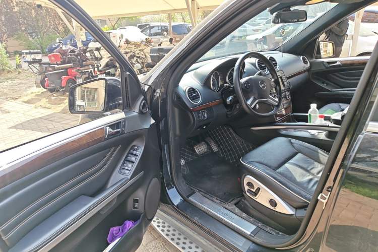 Used Mercedes-Benz M-Class 2010 ML 350 4MATIC Luxury Special Edition Driver Seat