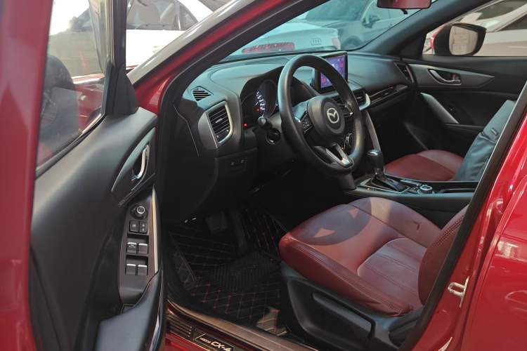 Used Mazda CX-4 2018 2.0L Automatic Two-Wheel Drive Blue Sky Dynamic Version China V Standard
