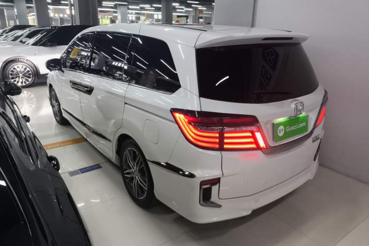 Used Honda Elysion 2019 2.0L Hybrid Luxury Edition
